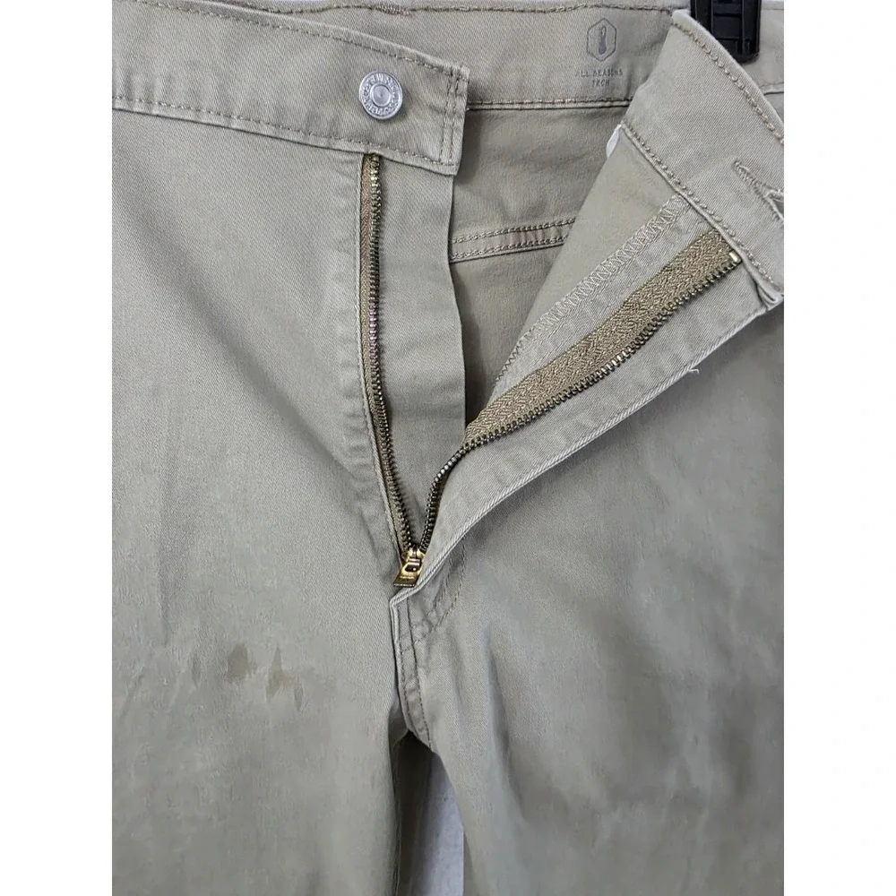 Levis 502 Taper Fit All Seasons Tech Pants Mens 40x34 Color Khaki